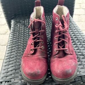 Divided women’s boots